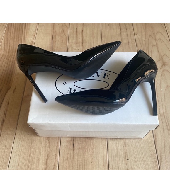 SOLD - Pumps - Picture 4 of 5